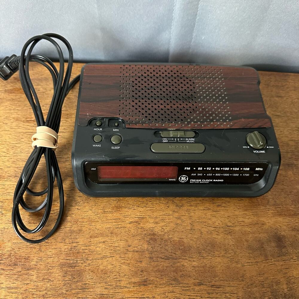Vintage EUC Retro GE Alarm Clock AM/FM Radio 7-4313B Woodgrain Working Tested